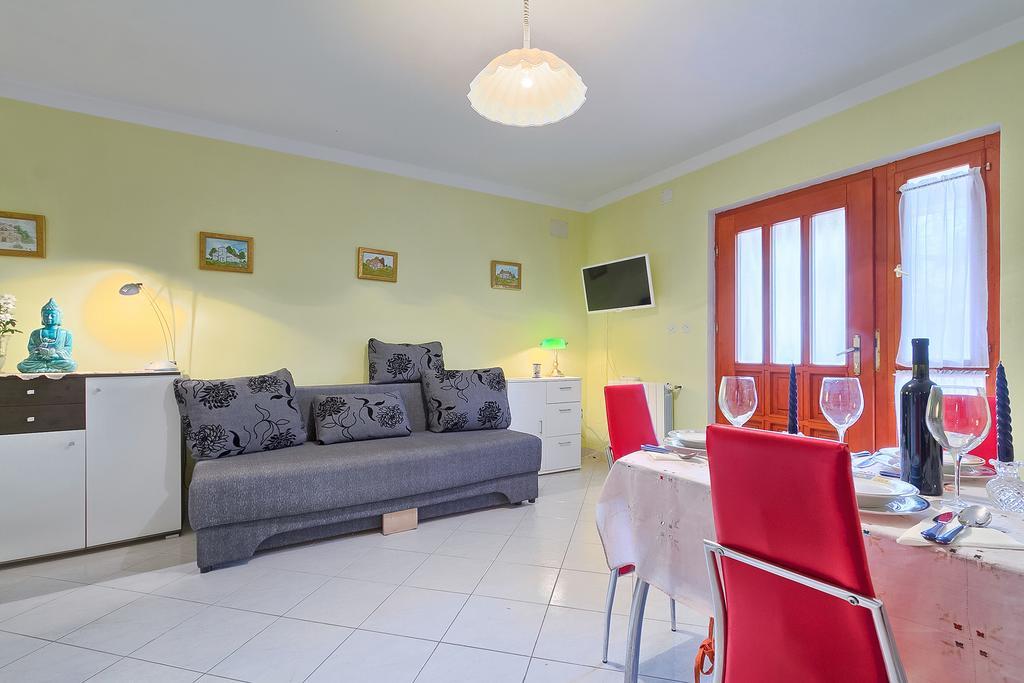 Apartments Valoda Nedescina Екстер'єр фото
