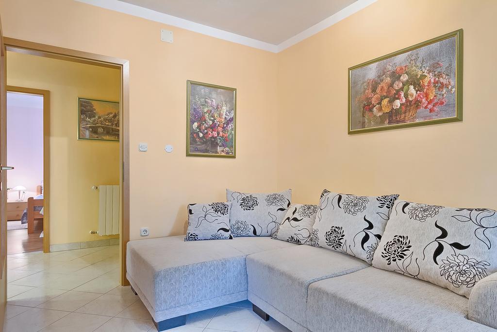 Apartments Valoda Nedescina Екстер'єр фото