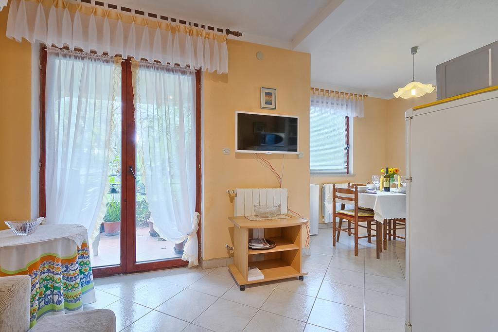 Apartments Valoda Nedescina Екстер'єр фото