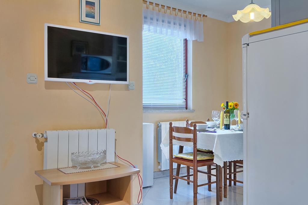 Apartments Valoda Nedescina Екстер'єр фото
