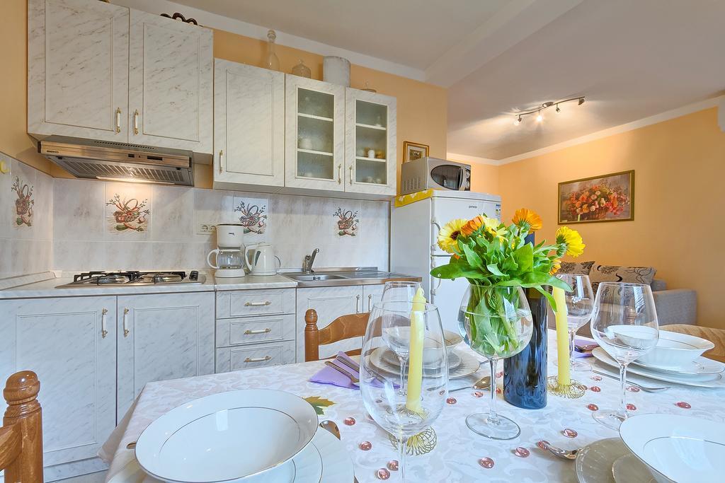 Apartments Valoda Nedescina Екстер'єр фото