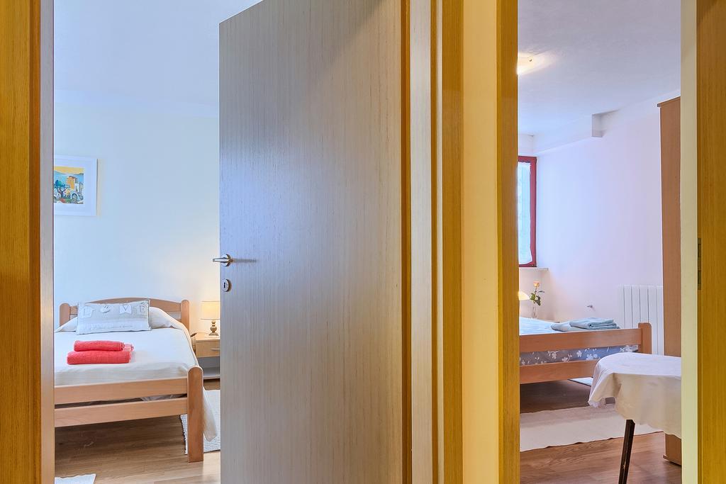Apartments Valoda Nedescina Екстер'єр фото