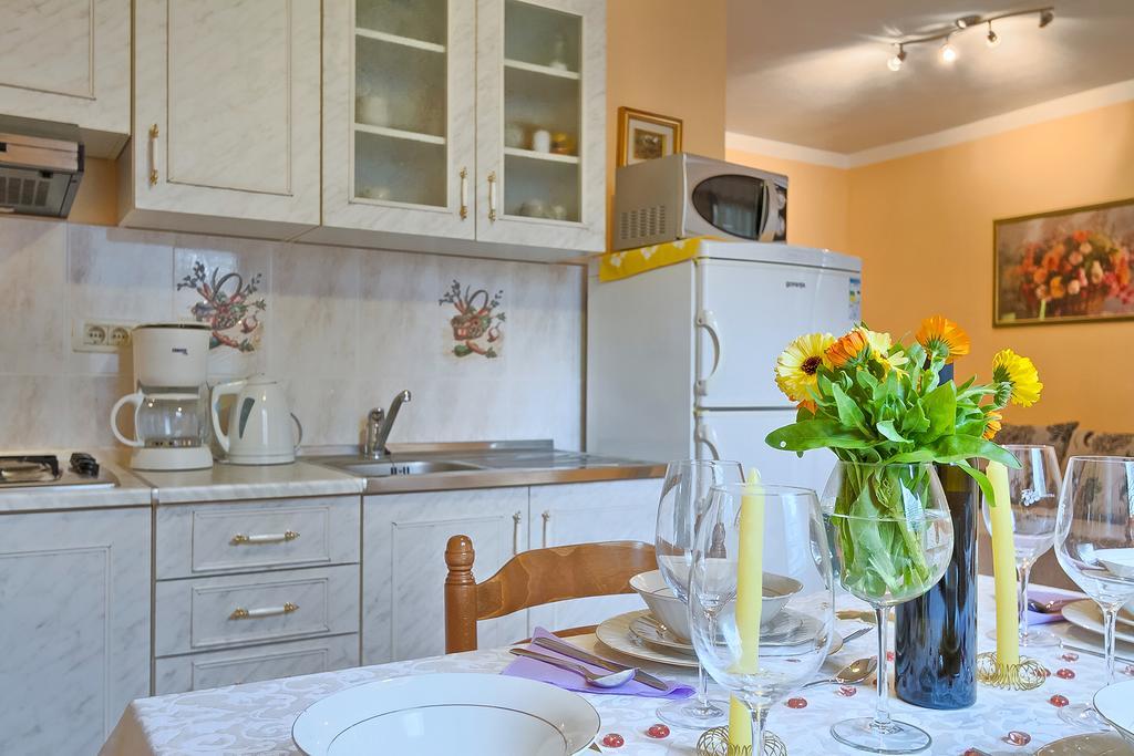 Apartments Valoda Nedescina Екстер'єр фото