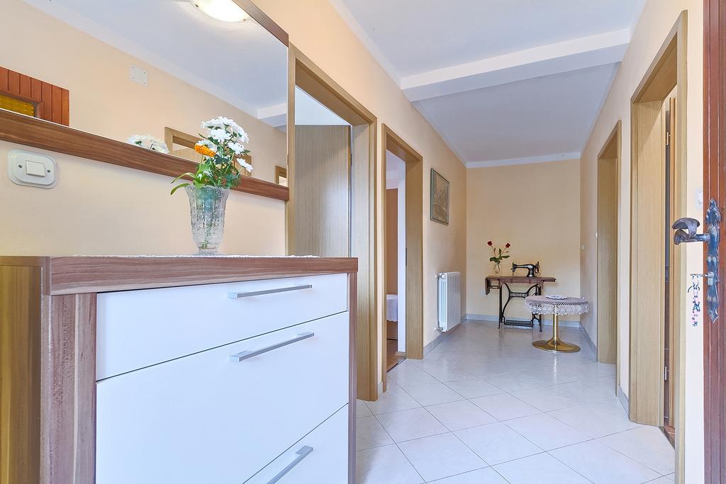 Apartments Valoda Nedescina Екстер'єр фото