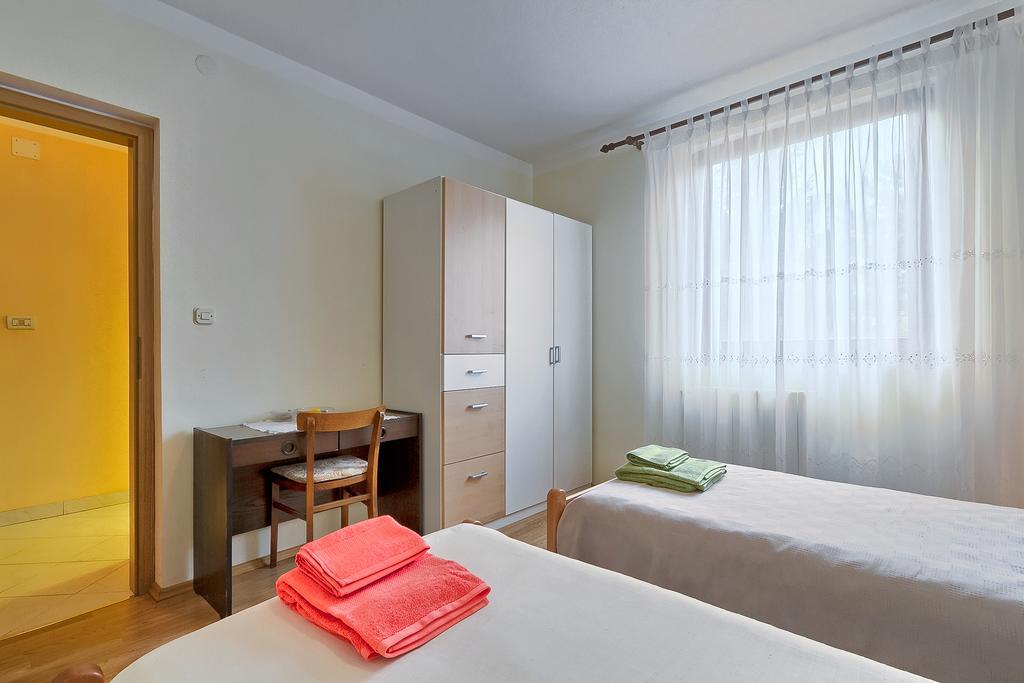 Apartments Valoda Nedescina Екстер'єр фото