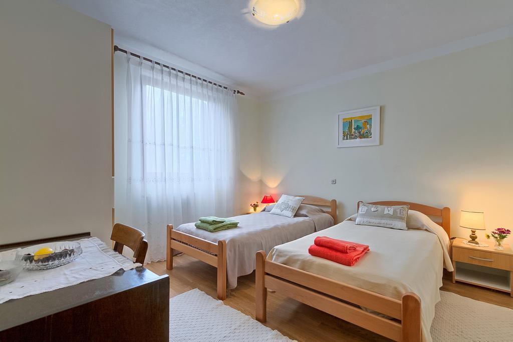 Apartments Valoda Nedescina Екстер'єр фото