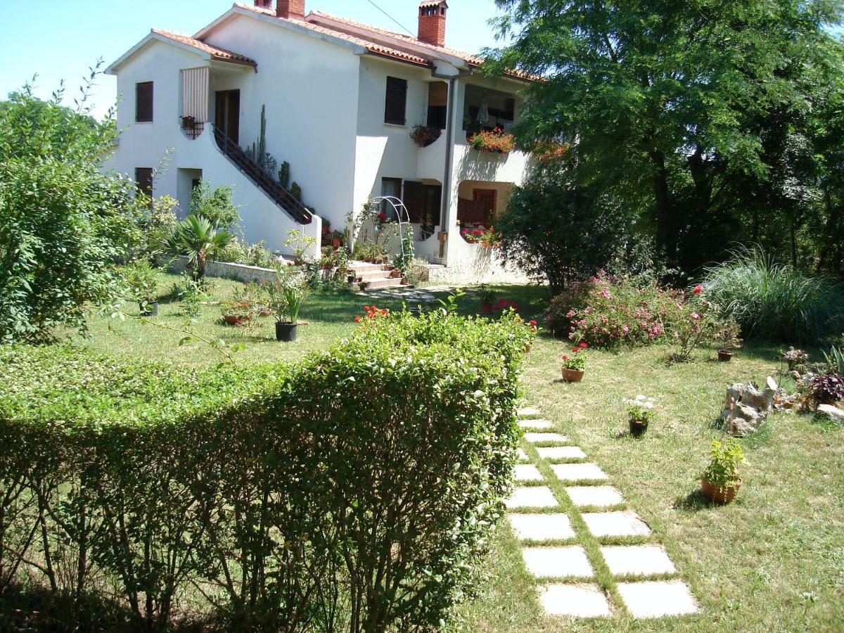 Apartments Valoda Nedescina Екстер'єр фото