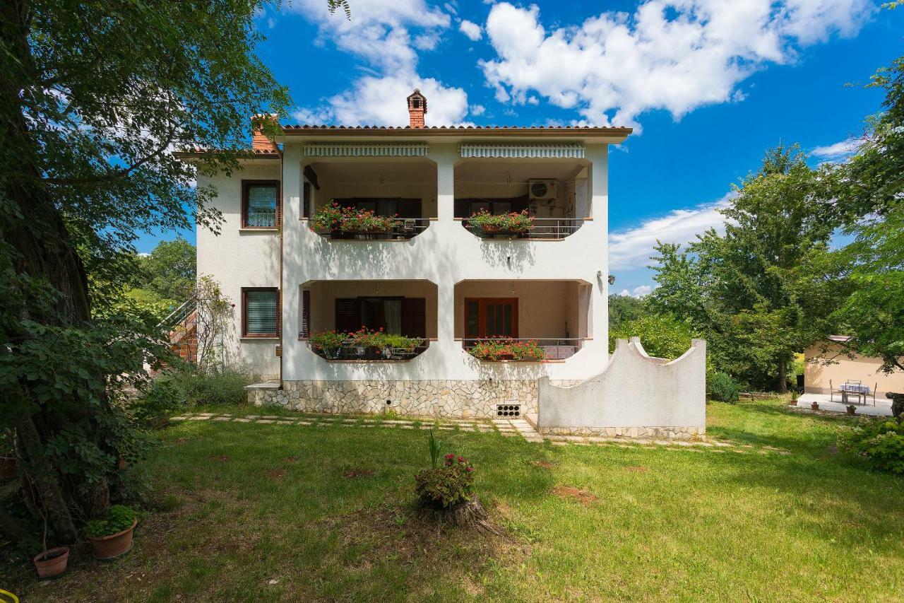 Apartments Valoda Nedescina Екстер'єр фото