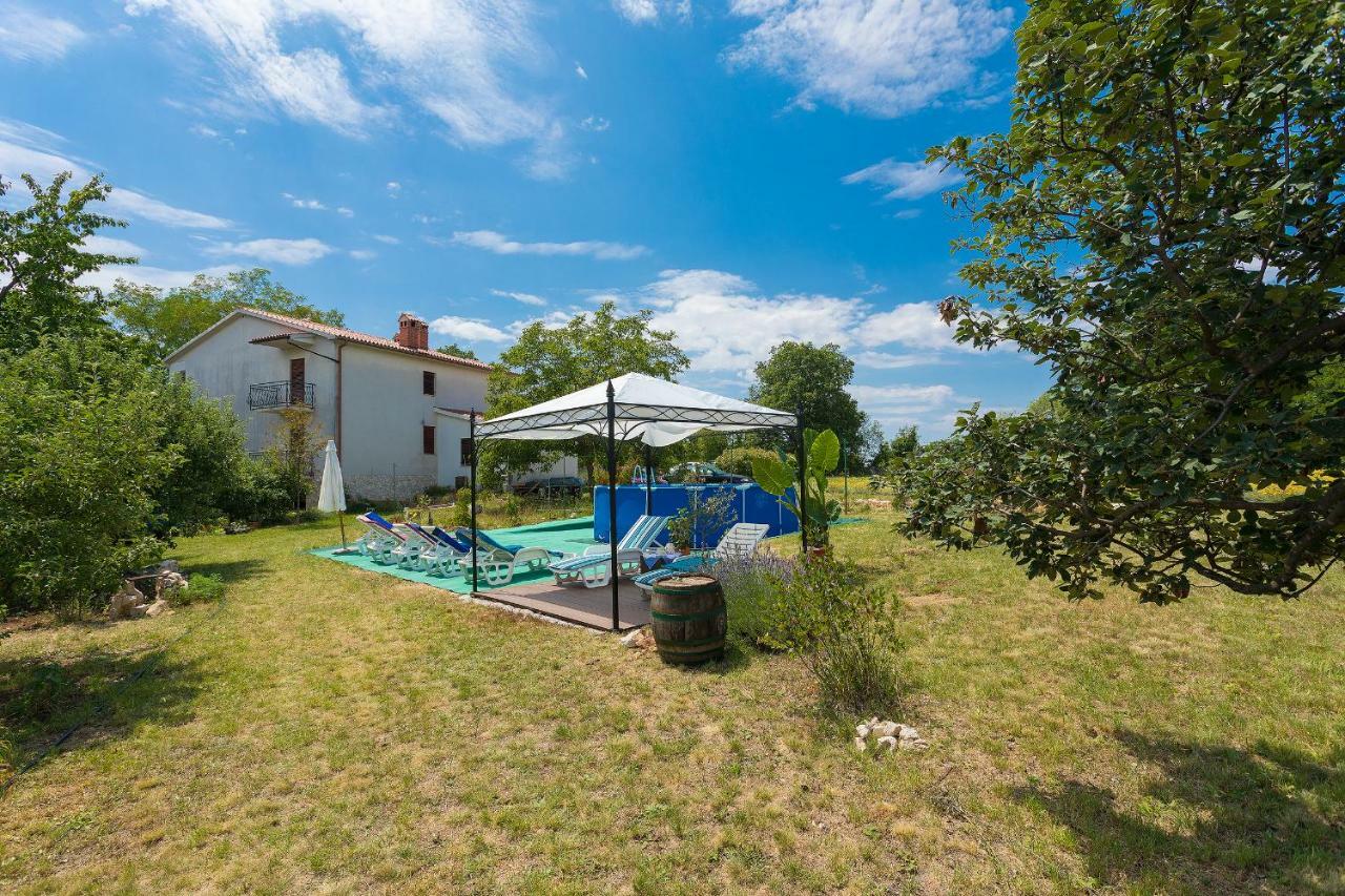 Apartments Valoda Nedescina Екстер'єр фото