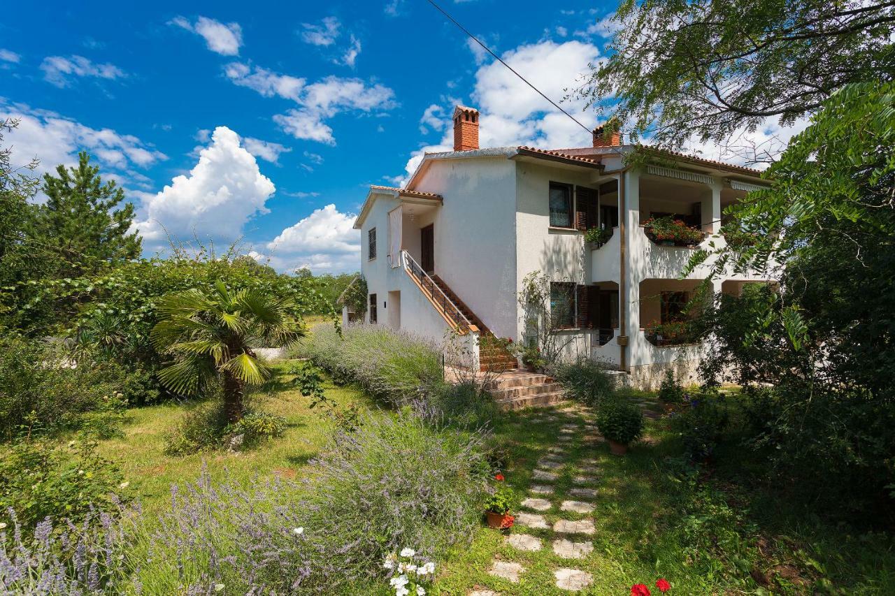 Apartments Valoda Nedescina Екстер'єр фото